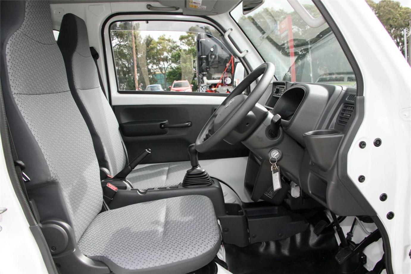 2018 Suzuki Carry L-13