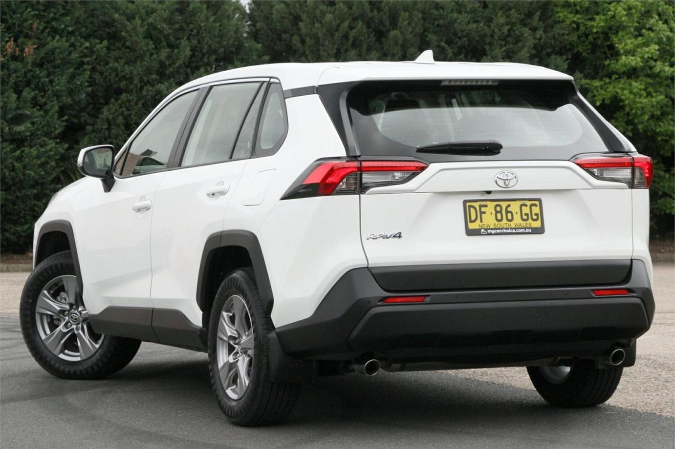 2022 TOYOTA RAV4 GX (2WD)-8