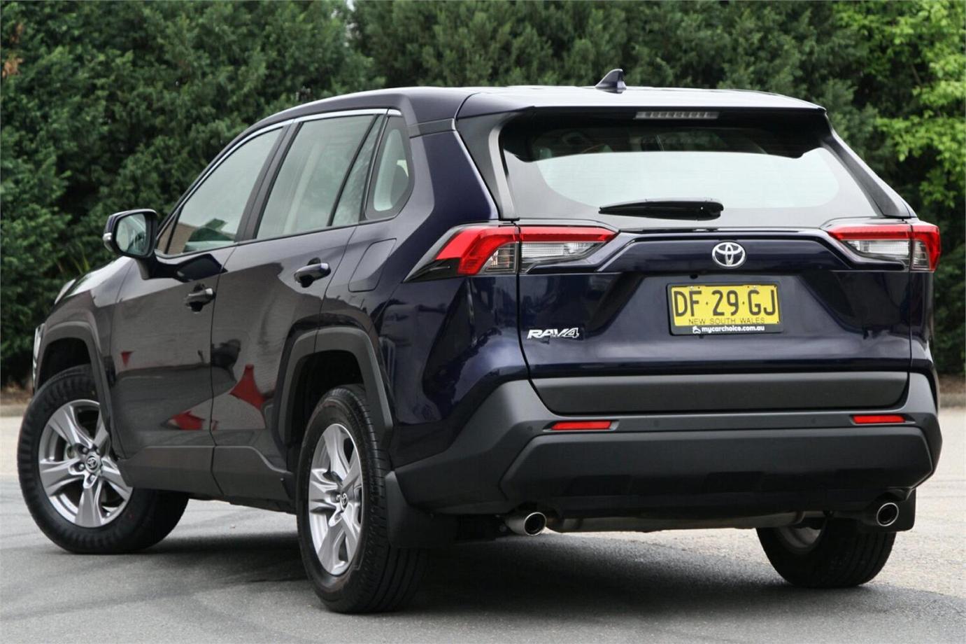 2022 TOYOTA RAV4 GX (2WD)-8