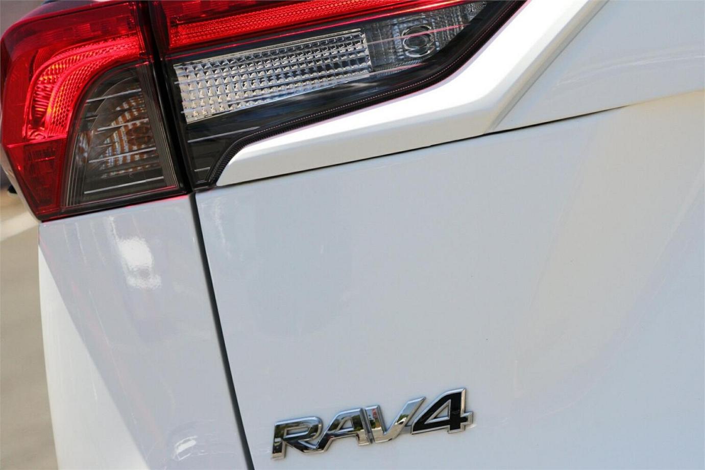 2022 TOYOTA RAV4 GX-18