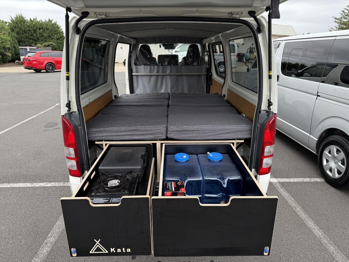 2018 Toyota Hiace Dx (camper Kit)-17