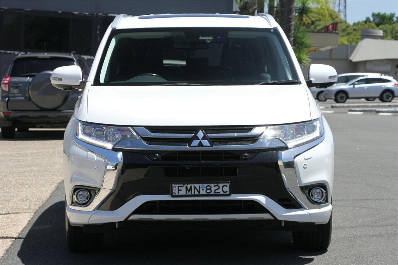 2017 Mitsubishi Outlander Phev Exceed-4