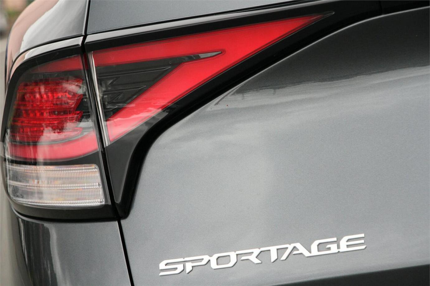 2023 Kia Sportage S-18