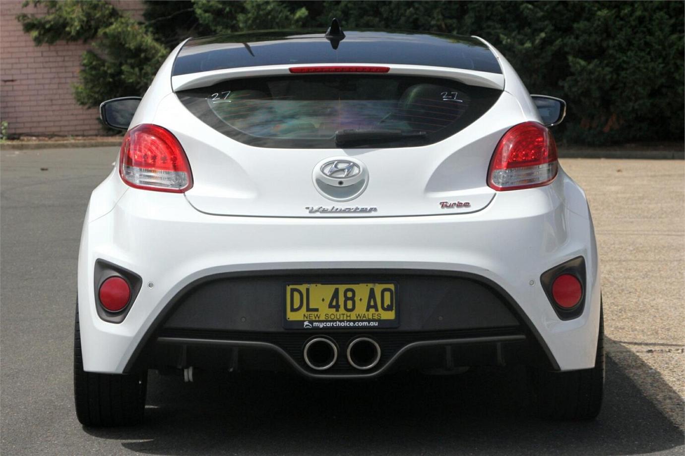 2017 Hyundai Veloster Sr Turbo-16