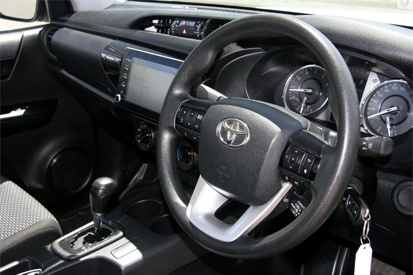 2021 Toyota Hilux Workmate-24